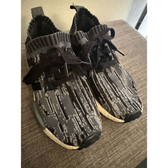 Men’s Adidas NMD R1 Primeknit Core Black/Grey Shoes Size 4 Women’s 5 - Picture 9 of 10